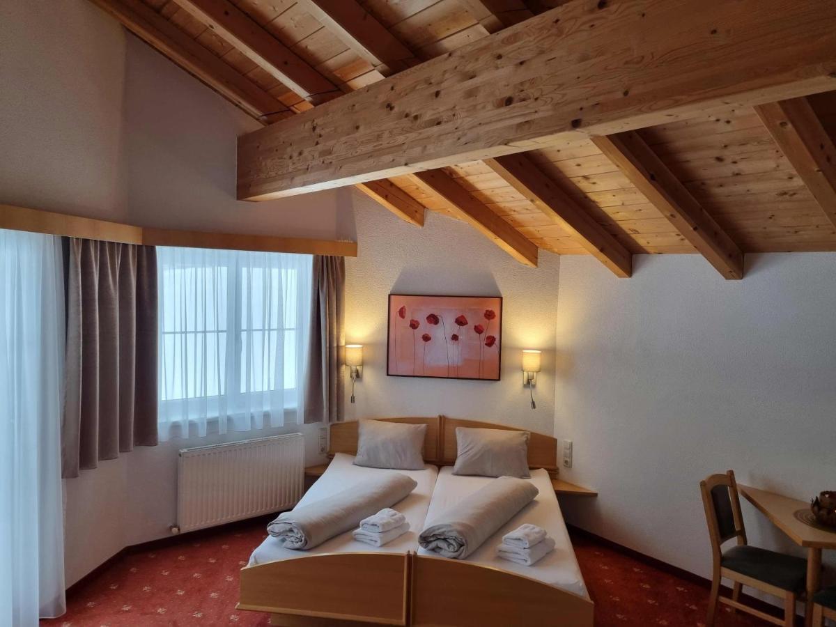 Hotel Garni Corinna 3*